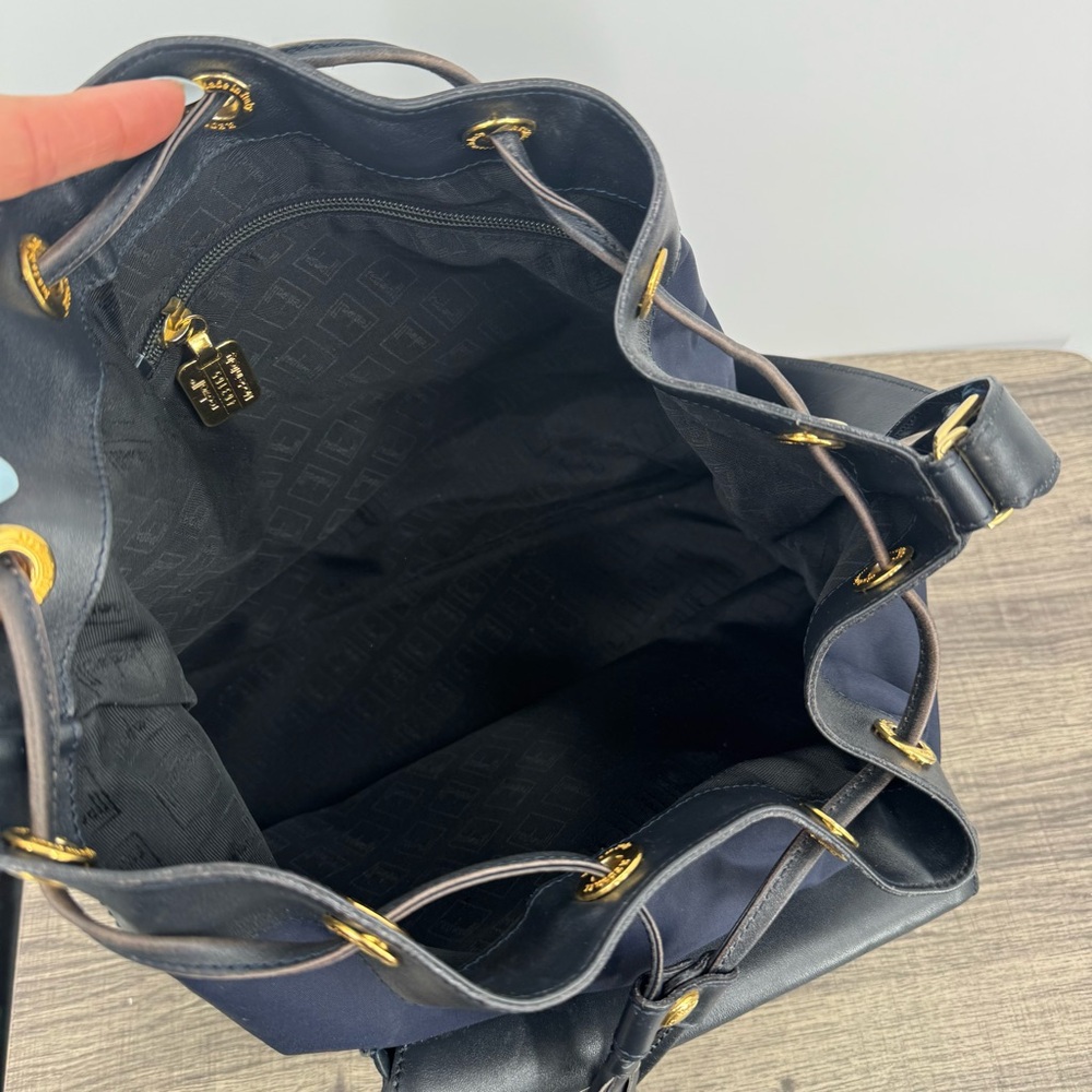 Moschino Vintage Bucket Redwall Nylon Navy Blue Shoulder Bag Crossbody - Picture 7 of 14